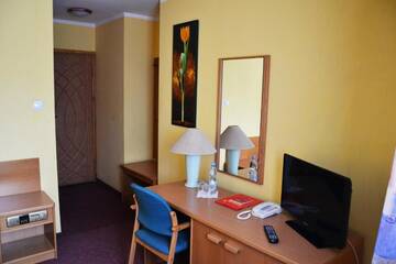 Фото номера Двухместный номер с 1 кроватью или 2 отдельными кроватями Отель Hotel Orlik г. Плоньск 26