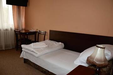 Фото номера Двухместный номер с 1 кроватью Отель Hotel Poświętne г. Плоньск 4